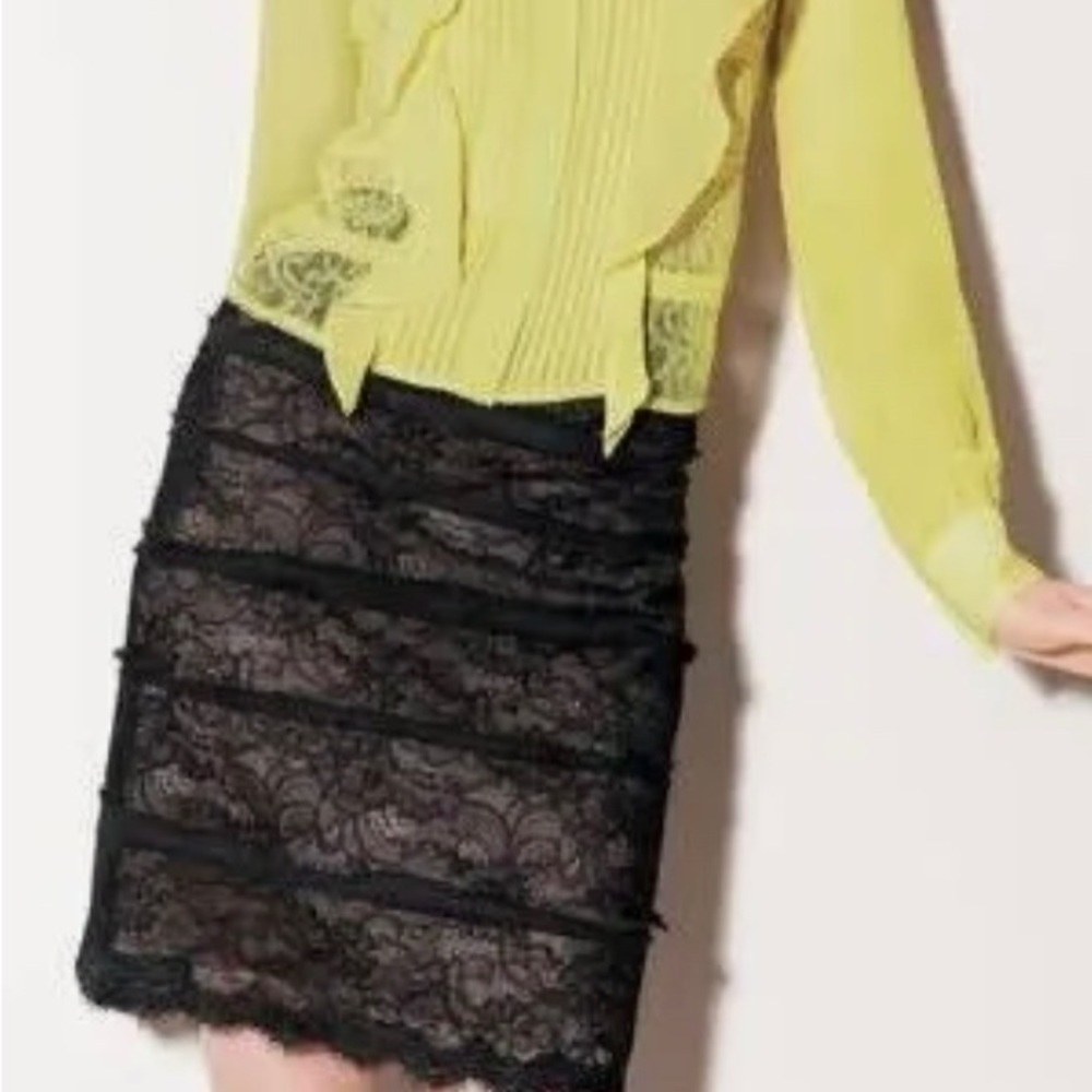 BCBG MAXAZRIA JOCEYN Skirt NWT Size Medium.Elastic Waist,Nude Lining,Blk Lace